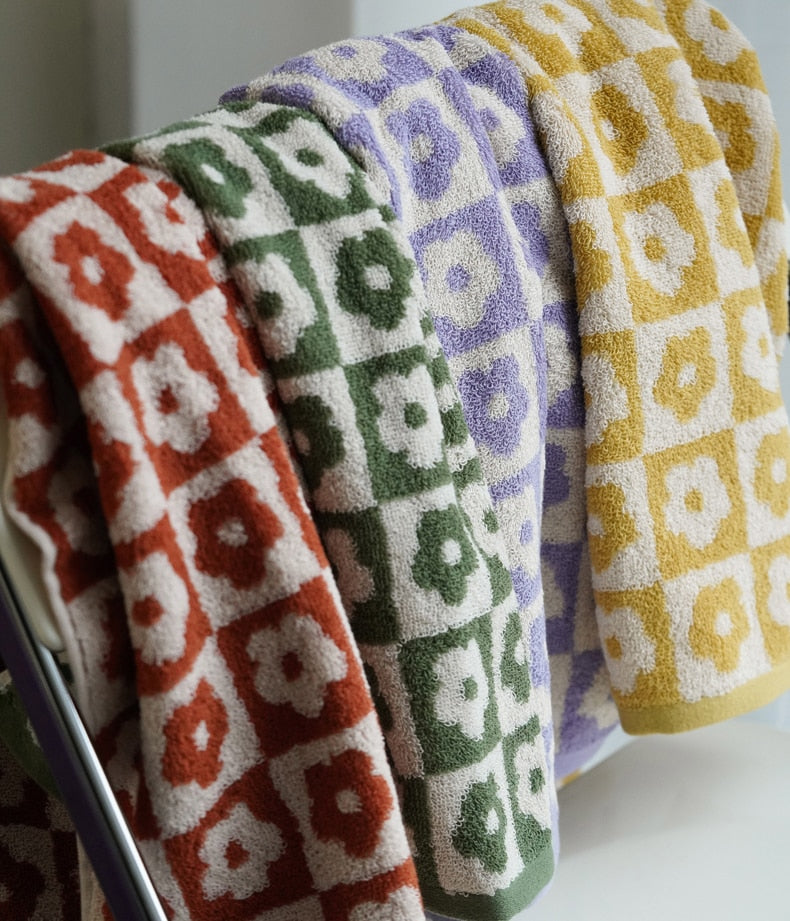 Retro Checkered Flowers Cotton Towel – Uphill Shop