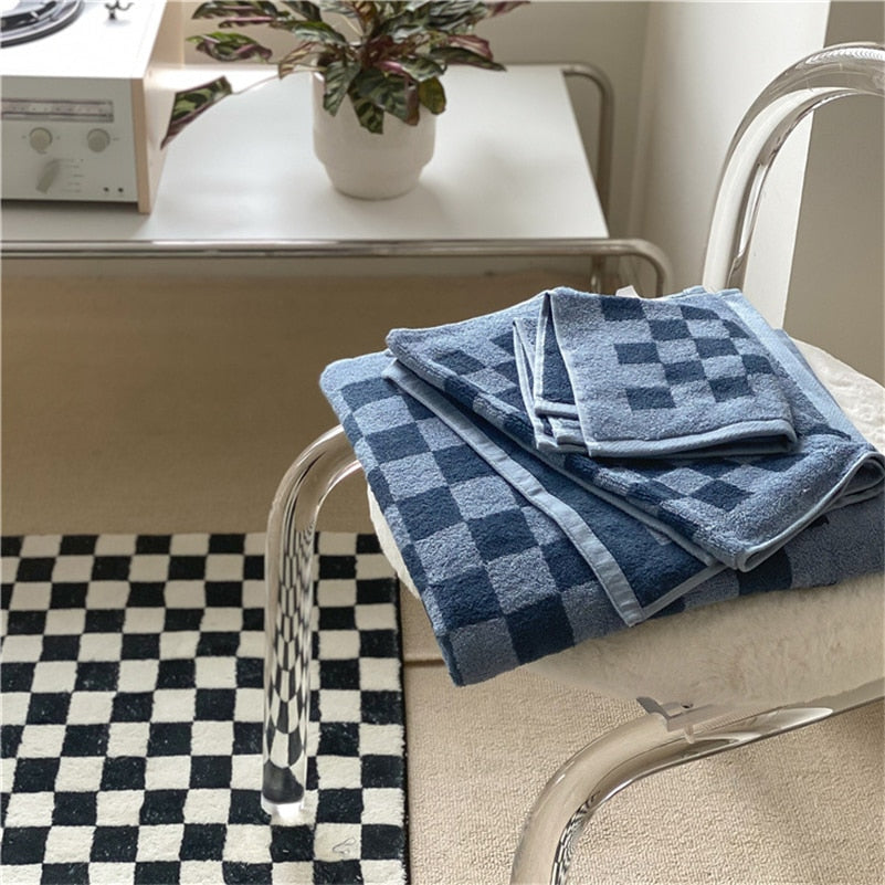 https://uphillshop.com/cdn/shop/products/retro-look-checkerboard-towel.jpg?v=1678213019&width=801